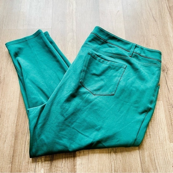 Torrid Green Stretch Ankle Pant Size 24 Short - Picture 9 of 9